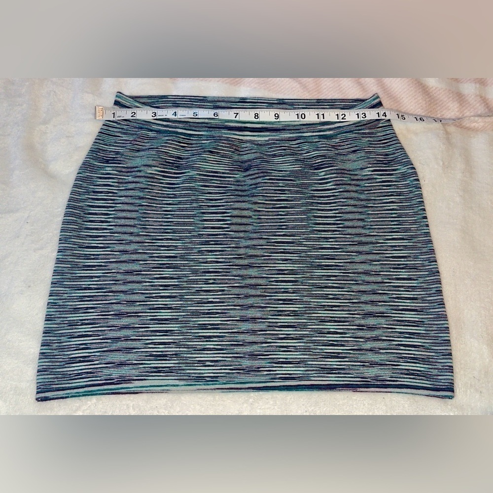 Guess by Marciano Los Angeles Striped Stretch Mini Skirt NWOT Medium - Picture 7 of 9